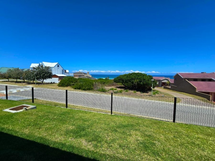 4 Bedroom Property for Sale in Outeniqua Strand Western Cape